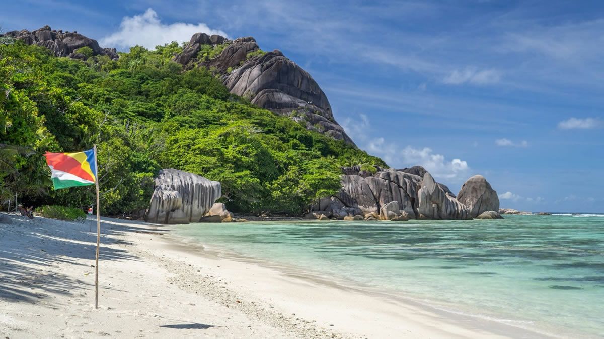 Advantages and Risks of Registering Forex Broker in Seychelles